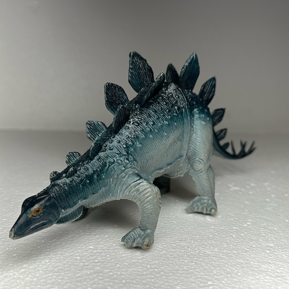 Vintage 1985 Imperial Stegosaurus 10" Dinosaur Blue/Grey Figure